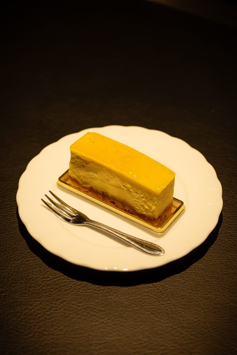 杏ソースの酒粕チーズケーキ